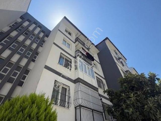Kuşadası Kadınlardenizinde 5.nci Kat Satılık 2+1 90 M2 Daire