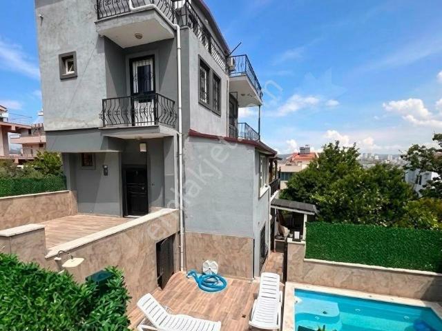 Kuşadası Karaova’da Eşyalı 3+1 Müstakil Ev 2 Banyo, 3 Wc, Balkon, Eşyalı Ve Hemen Taşınmaya Hazır