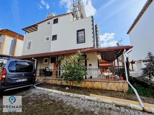 Kuşadası Karaova Da Kiralık 4+1 Tripleks Ev