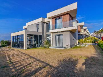 Kuşadası Karaova'da Ultra Lüks 6+1 Villa