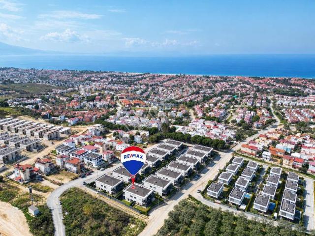 Kuşadası Karaovada Havuzlu, Eşyalı 3+1 Dubleks Villa