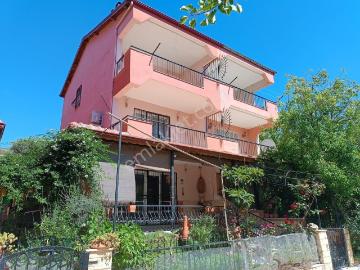 Kuşadası Karaova'da Havuzlu Sit. 155 M2 Eşyalı Kiralık 4+1 Villa