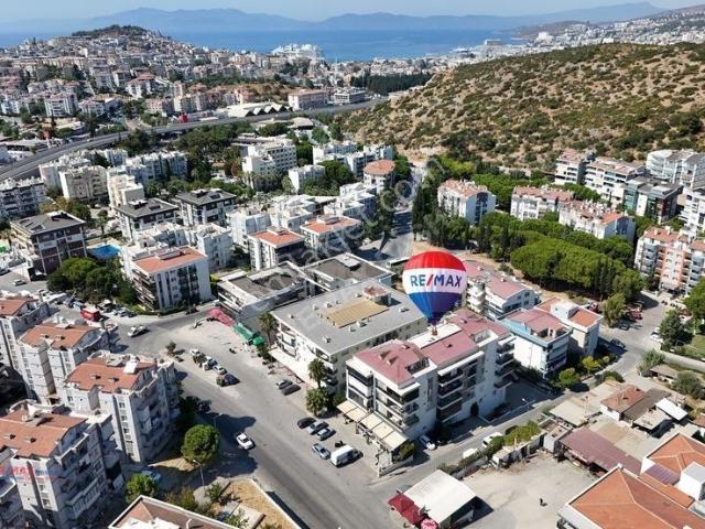 Kuşadası Kirazlı Yolu Ana Cadde Üzerinde, Satılık 3+1 Geniş Çatı