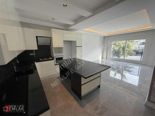 Kuşadası Kirazlı Yolunda Ana Caddede Kiralık Boş Daire