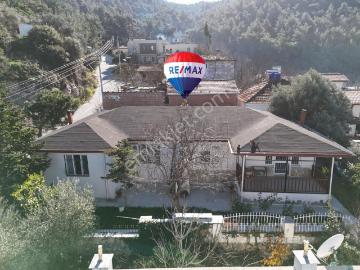 Kuşadası Kirazlı Köyünde Satılık İkiz Yapı 2 Ayrı Müstakil Ev