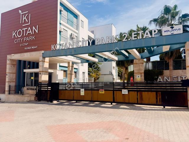 Kuşadası Kotan City Park 2 Sitesinde Satılık Ara Kat Daire!