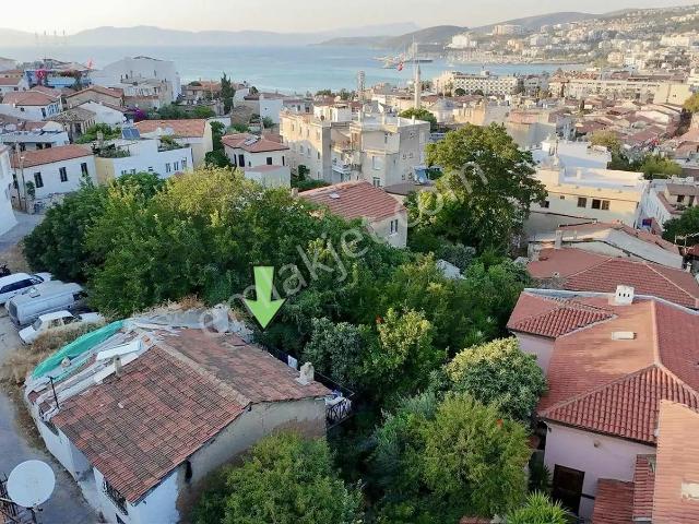 Kuşadası Limanına 400 Metre Mesafede Ev Ve Arsa