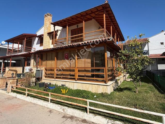 Kuşadası Longbeach Te Denize 100 Metre 3+1 Bitişik Nizam Yazlık