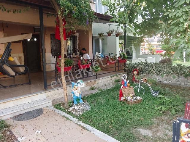 Kuşadası Sahil Siteleri 4+1 Denize 250 Mt Triplex Yazlık