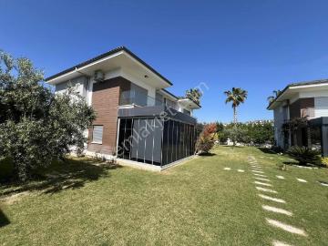 Kuşadası Sahil Sitelerinde Kiralık Villa