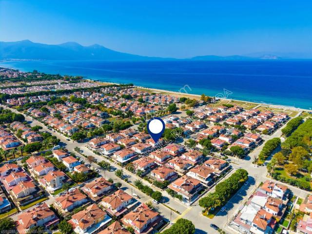 Kuşadası Sahil Sitelerinde Tatil Ruhunu 12ay Yaşatan Satılık Villa