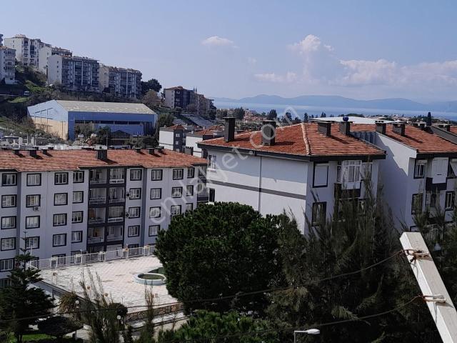 Kuşadası Satılık Bakımlı Denız Manzaralı Doğalgazlı 2+1