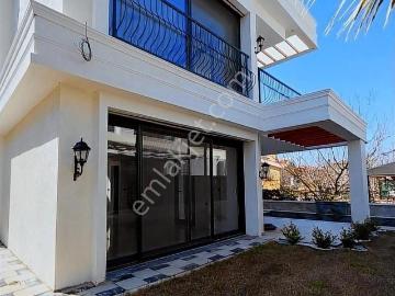 Kuşadası Satılık Konsept 4+1 Özel Havuzlu Mustakil Villa