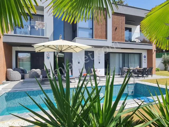 Kuşadası Satılık Soğucak Mevkii 4+1 Tek Müstakil Villa