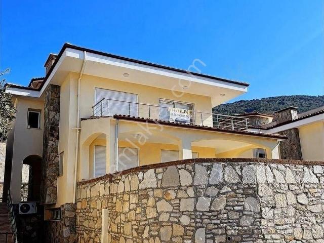 kuşadası Satılık*olağanüstü Manzaraya Sahip Dev Villa 6+1