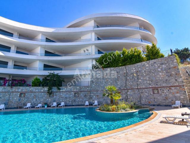 Kuşadası Site İçinde Deniz Ve Havuz Manzaralı 1+1 Satılık Daire