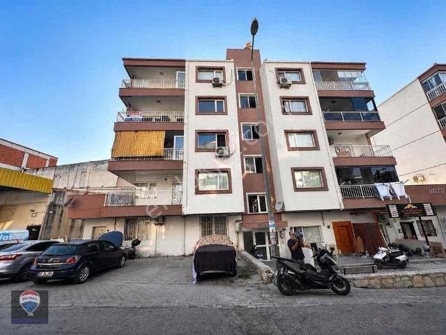 Kuşadası Söğütlü İş Merkezi’nde Merkezi Konumda Asansörlü Ara Kat 2+1 Daire