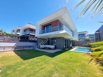 Kuşadası Soğucakta Full Deniz Manzaralı Eşyalı Villa