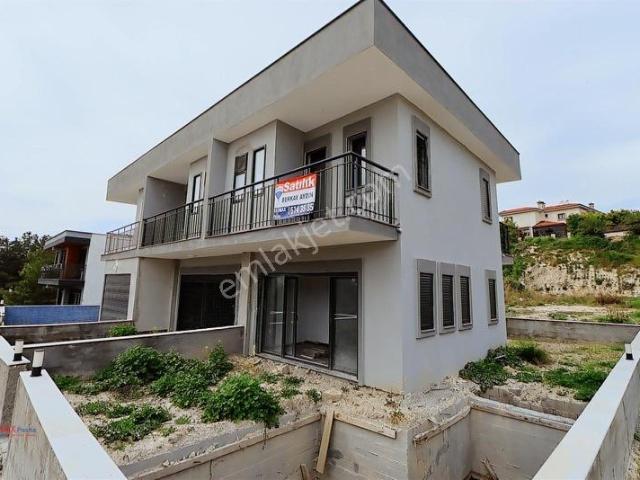 Kuşadası Soğucak'ta Özel Havuzlu, 2+1 Dubleks Villa