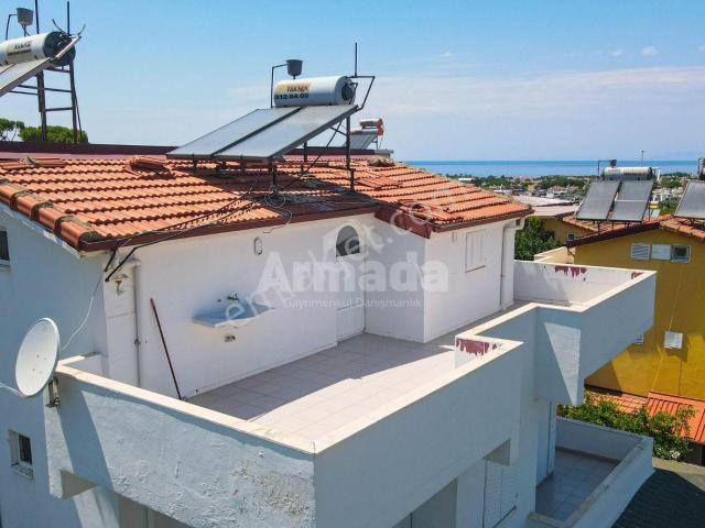 Kuşadası Soğucak Mahallesi'nde Site İçinde Satılık 3+1 Villa