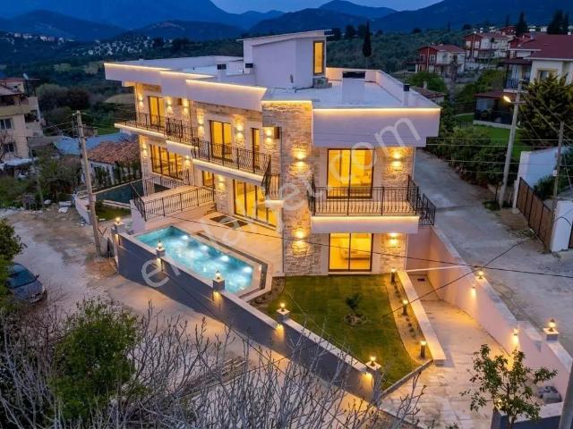 Kuşadası Soğucak 'ta Satılık Sıfır Taş Ev Villa