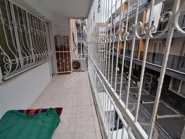 Kuşadası Türkmen Mah Denize 100mt Mesafede 3+1 Daire