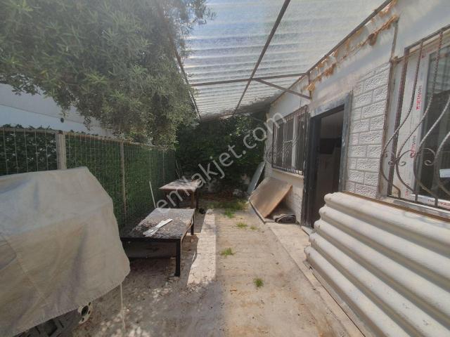 Kuşadası Türkmen Mahallesi'nde Merkezi Konumda Boş.1+1.kiralık