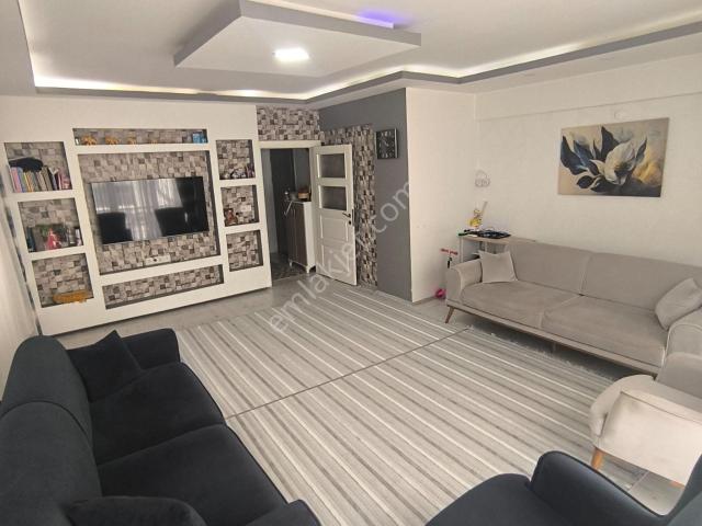 Kuşadası Türkmen'de Bakımlı Ve Aydınlık 2+1 Satılık Daire
