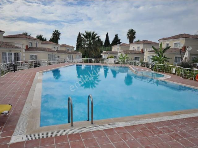 Kuşadası Türkmen'de Kiralık 3+1 Eşyalı Havuzlu Bahçe Dubleks Villa