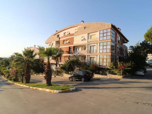 Kuşadası Tam Merkezde Kiralık Tam Eşyalı Havuzlu Daire