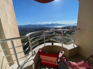 Kuşadası Uydukent'te Deniz Manzaralı Boş Kiralık 2+1 Daire