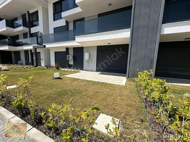 Kuşadası Yılancıburnunda Satılık Lüks 2+1 Daire