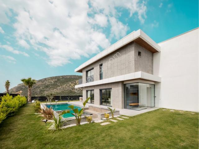 Kuşadası Yavansu'da Özel Havuzlu 4+1 Satılık Villa