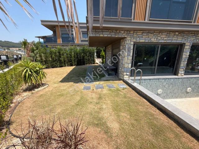 Kuşadası Yaylaköy De 4+1 Özel Havuzlu Villa