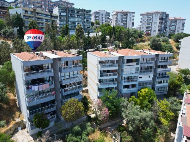 Kuşadası Zeybek Sitesi Deniz Manzaralı 2+1 Kat Mülkiyetli Daire