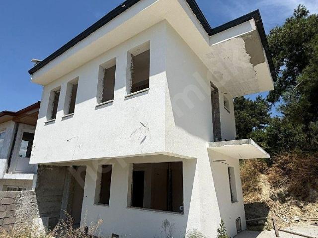 KUŞADASI DAVUTLARDA DENİZ MANZARALİ MÜSTAKİL VİLLA