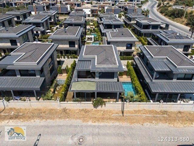 KUŞADASI DEĞİRMENDEREDE LÜKS VE KONFORUN BULUŞTUĞU 6+1 ÖZEL VİLLA