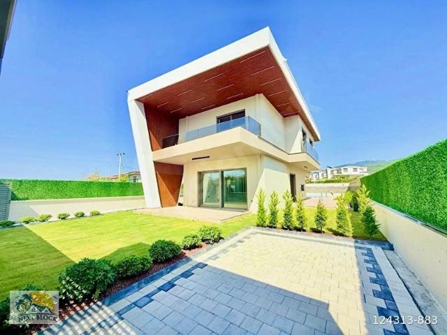 KUŞADASI GÜZELÇAMLIDA TAM MAHREMİYETE UYGUN 4+1 MÜSTAKİL VİLLA