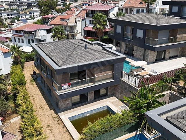 KUŞADASI KADINLAR DENİZİNDE SIFIR, DENİZ MANZARALI, ÖZEL HAVUZLU 4+1 MÜSTAKİL VİLLA