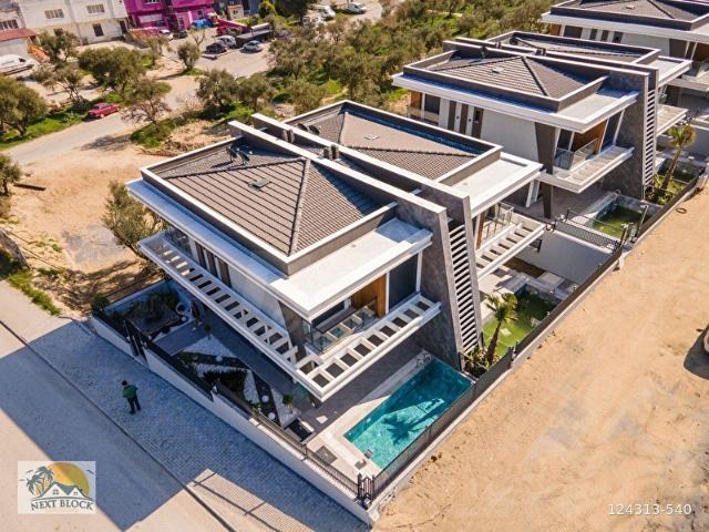 KUŞADASI KADINLAR DENİZİ KAPALI MUTFAKLI,TRİPLEKS,ÖZEL HAVUZLU VİLLA