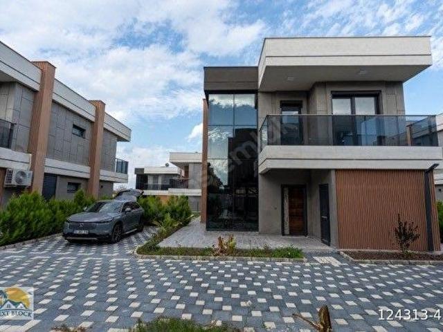 KUŞADASI KARAOVA MAH. MÜSTAKİL HAVUZLU OTOPARKLI 4+1 FIRSAT VİLLA