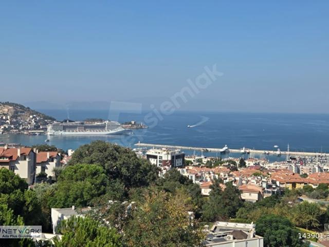 KUŞADASI MARİNA BÖLGESİNDE PANORAMİK MANZARALI LUX REZİDANS