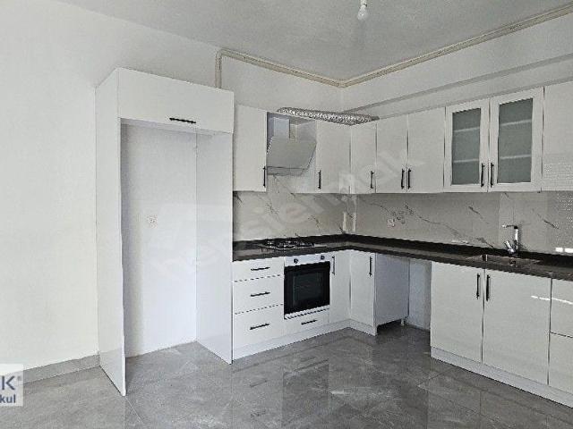KUŞADASI MARİNADA YERDEN ISITMALI DOĞALGAZLI SIFIR BİNADA KİRALIK 2+1DAİRE