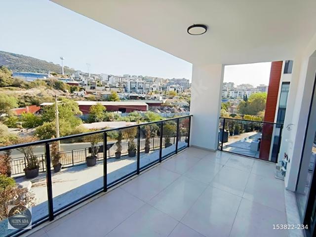 KUŞADASI MERKEZDE HAVUZLU SİTEDE EŞYALI ACİL KİRALIK DAİRE