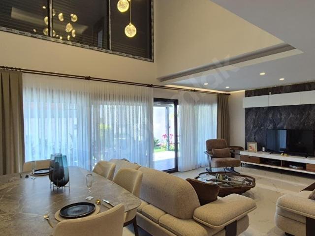 KUŞADASI SAHİL SİTELERİNDE SIFIR MÜSTAKİL 3+1 VİLLA