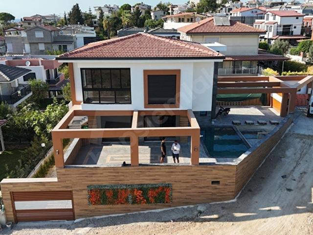KUŞADASI SOGUCAK MEVKİ ÖZEL HAVUZLU SIFIR VILLA