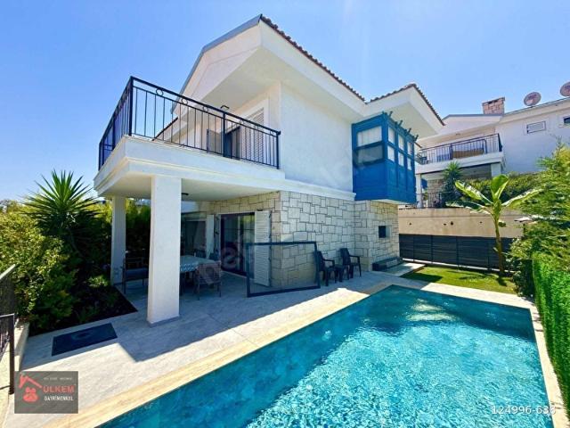 KUŞADASINDA 5+1 ÖZEL HAVUZLU DOĞALGAZLI SAUNA HAMAMLI VİLLA