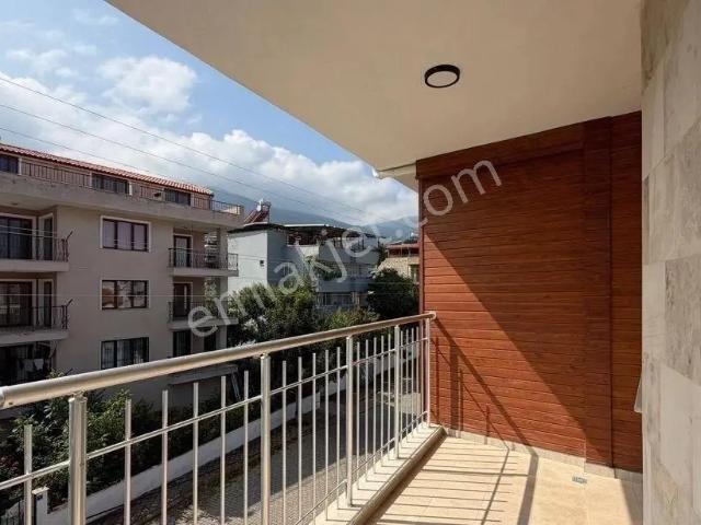 Kuşadasu Güzelçamlıda Sıfır Yapım Oturuma Hazır Satılık 2+1 Daire