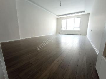 Kuşcağız Mahallesinde Lüx Yapılı 3+1 Mantolamalı Bina