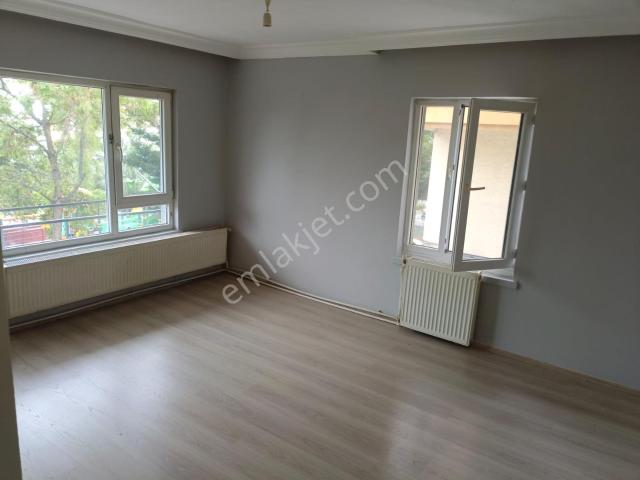 17.000 Tl Kiracılı Kartaltepe Cd Kat Konumunda Satılık 2+1